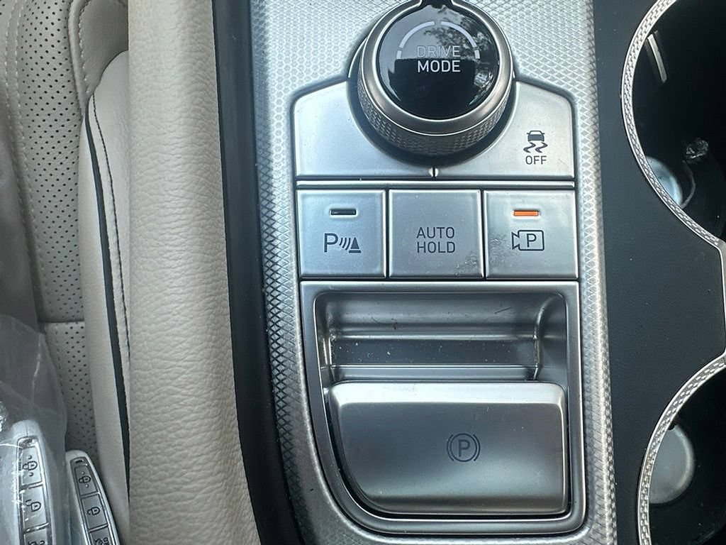 Certified 2026 Genesis G70 2.5T Prestige AWD/4WD image 17