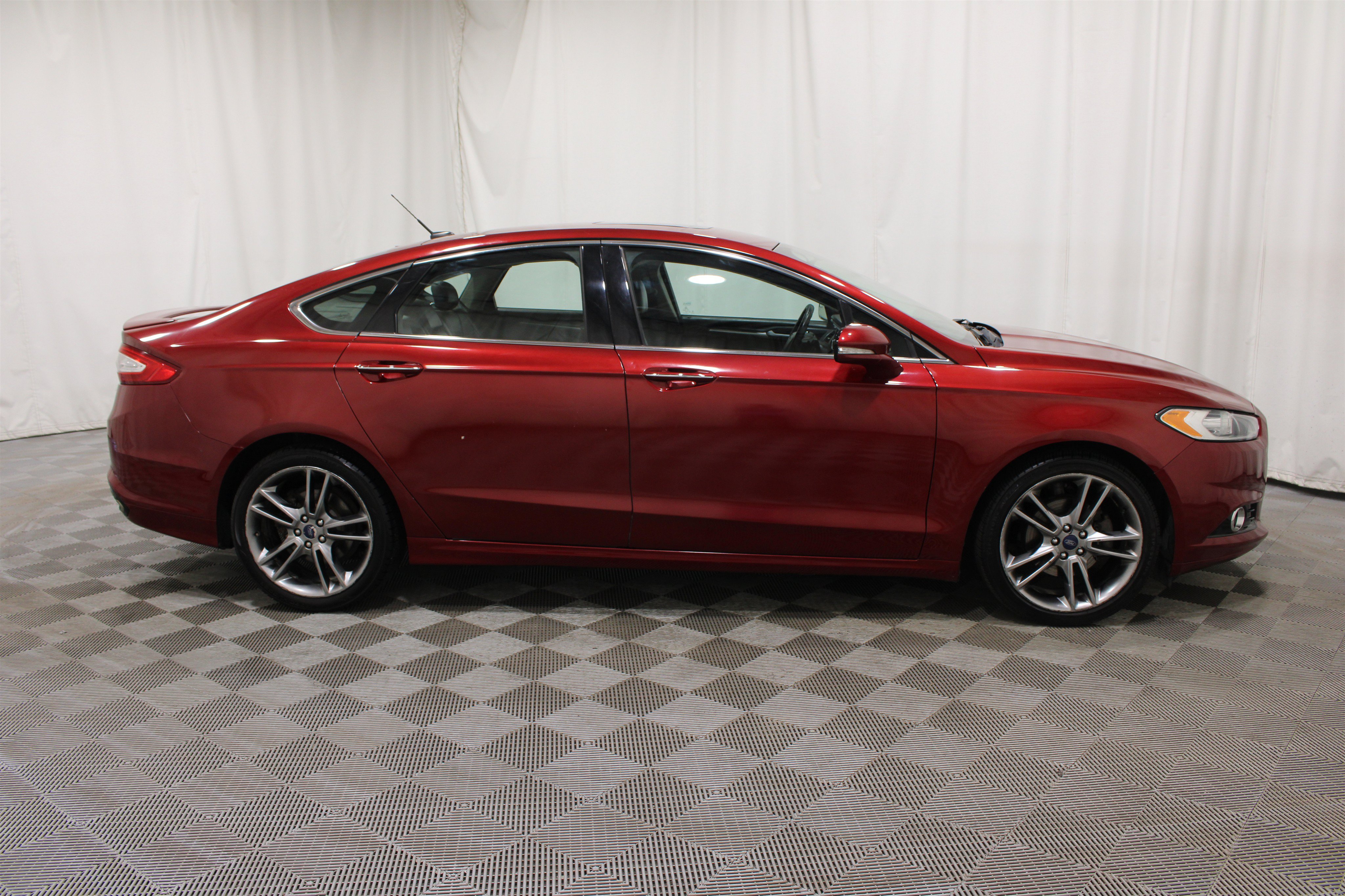Used 2016 Ford Fusion Titanium FWD image 31
