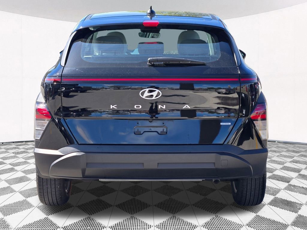 Certified 2025 Hyundai Kona SE AWD/4WD image 19