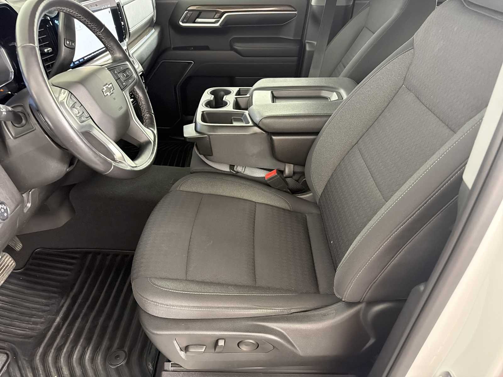 Used 2022 Chevrolet Silverado 1500 RST AWD/4WD image 7