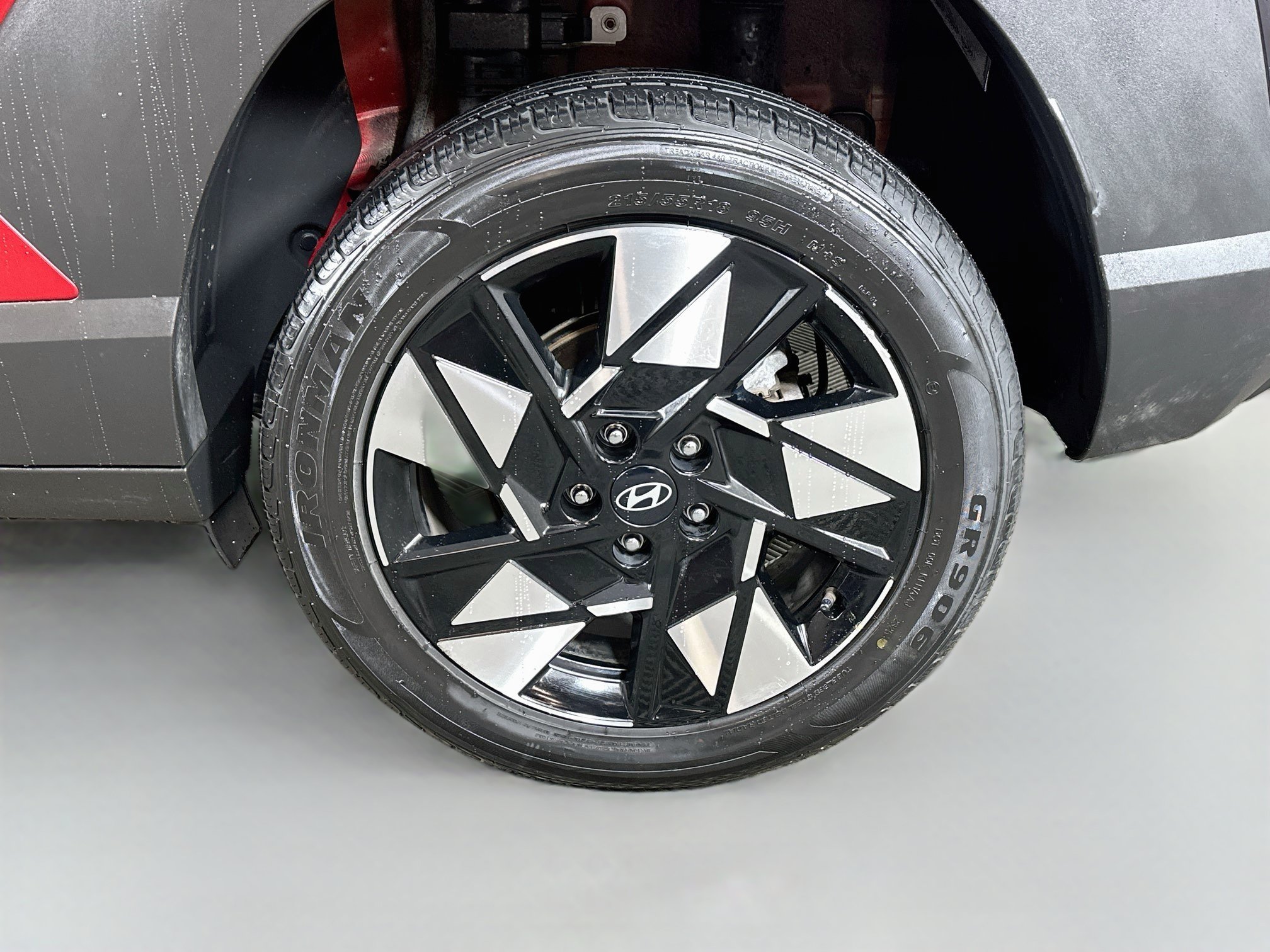 Certified 2025 Hyundai Kona SEL AWD/4WD image 29