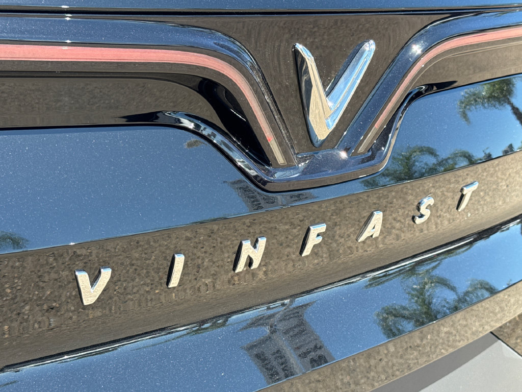 New 2027 VinFast VF 8 Eco AWD/4WD image 10
