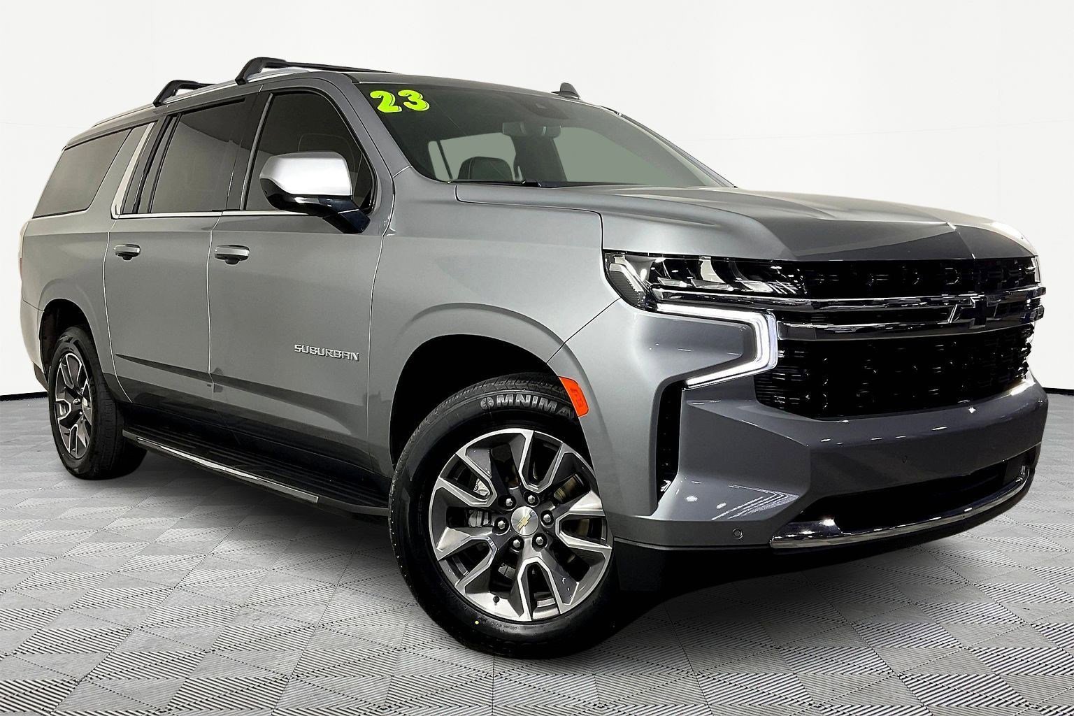 Used 2023 Chevrolet Suburban LS image 3