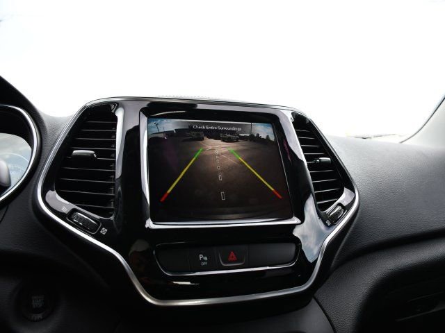 Used 2019 Jeep Cherokee Limited image 12