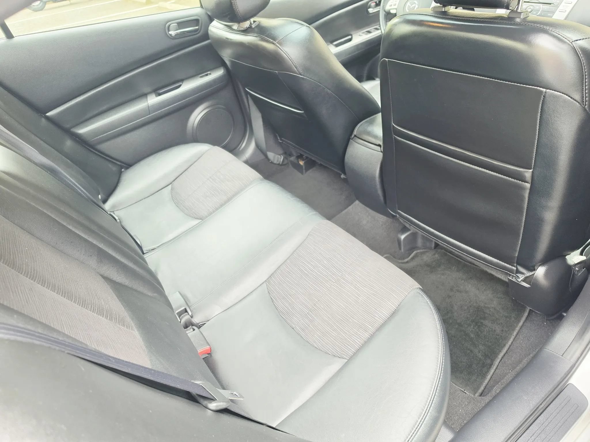 Used 2009 MAZDA MAZDA6 i Touring w/ Moonroof & Bose Pkg FWD image 12
