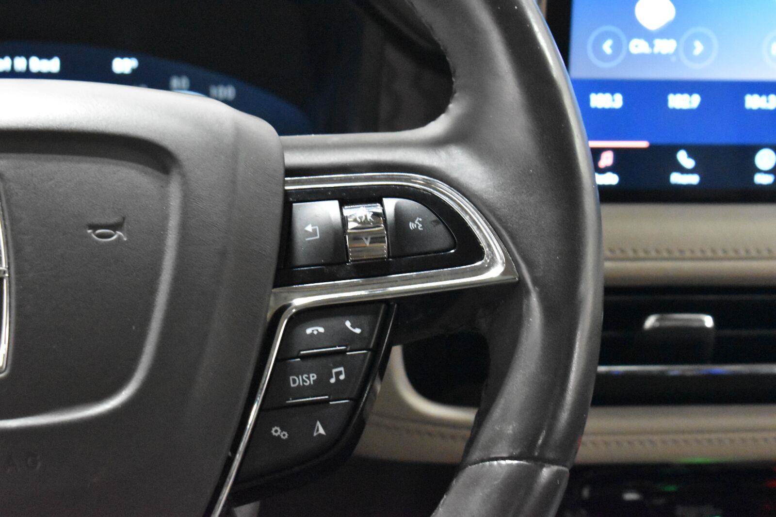 Used 2023 Lincoln Nautilus Reserve AWD/4WD image 9