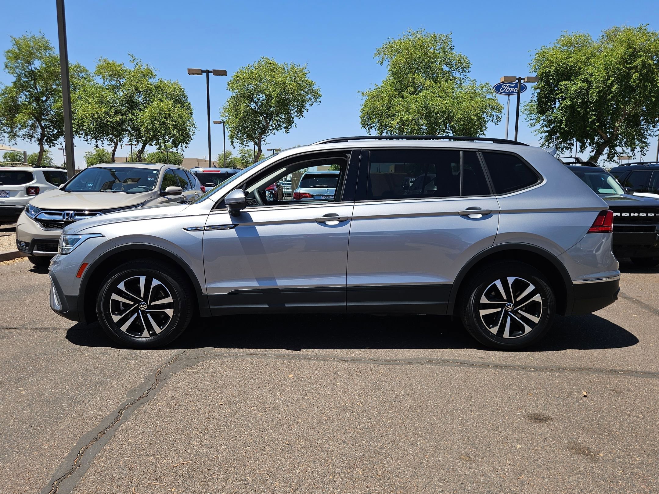 Used 2022 Volkswagen Tiguan S FWD image 9