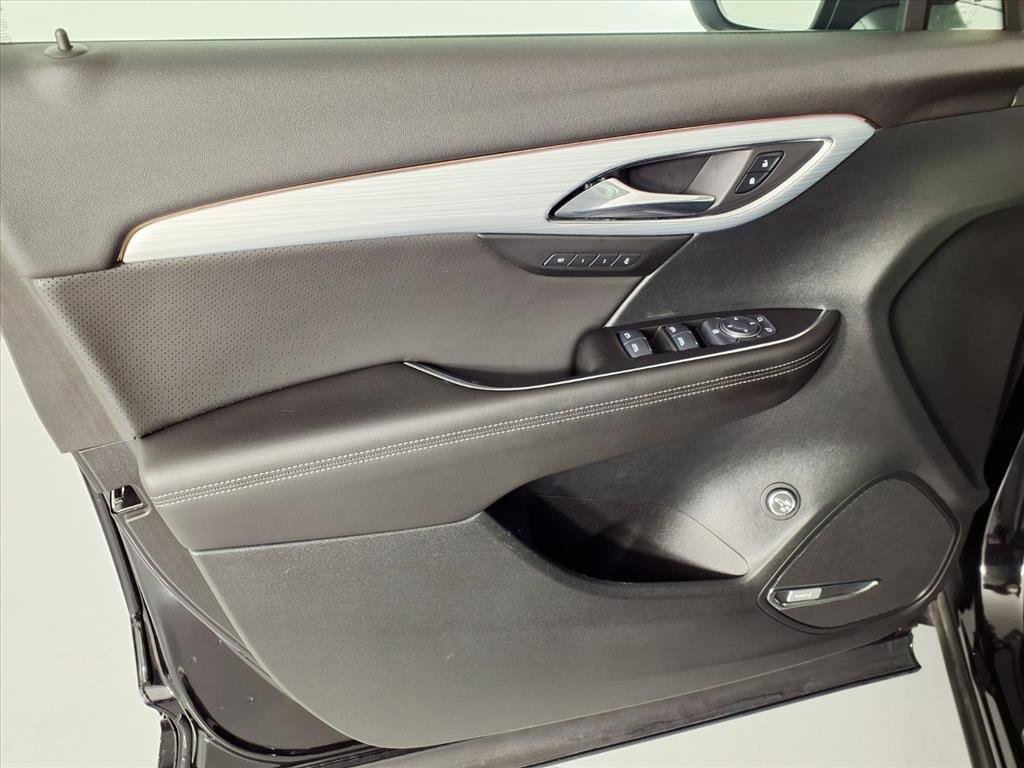 Used 2024 Buick Envision Avenir image 17