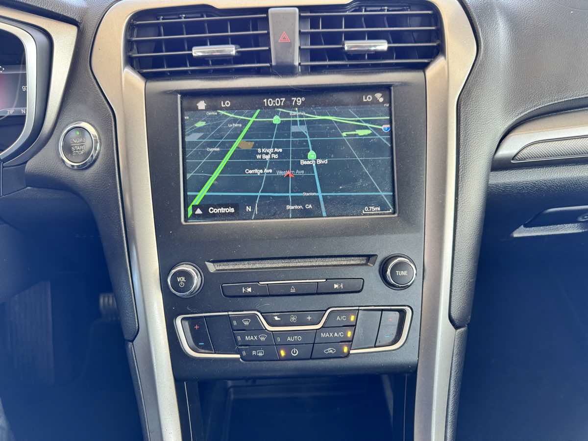 Used 2017 Ford Fusion SE w/ Fusion SE Technology Package FWD image 44