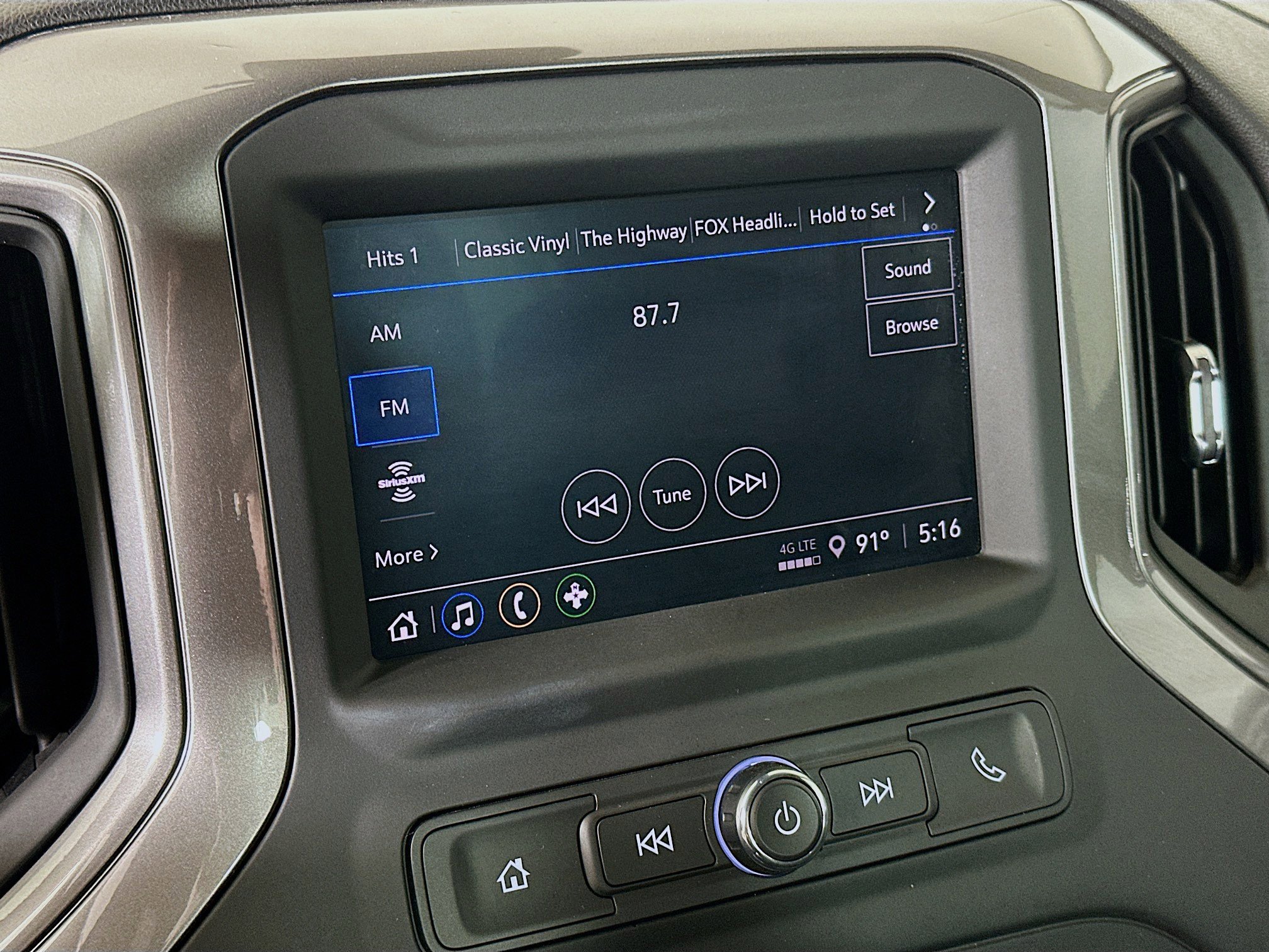 Used 2025 Chevrolet Silverado 1500 Custom image 19