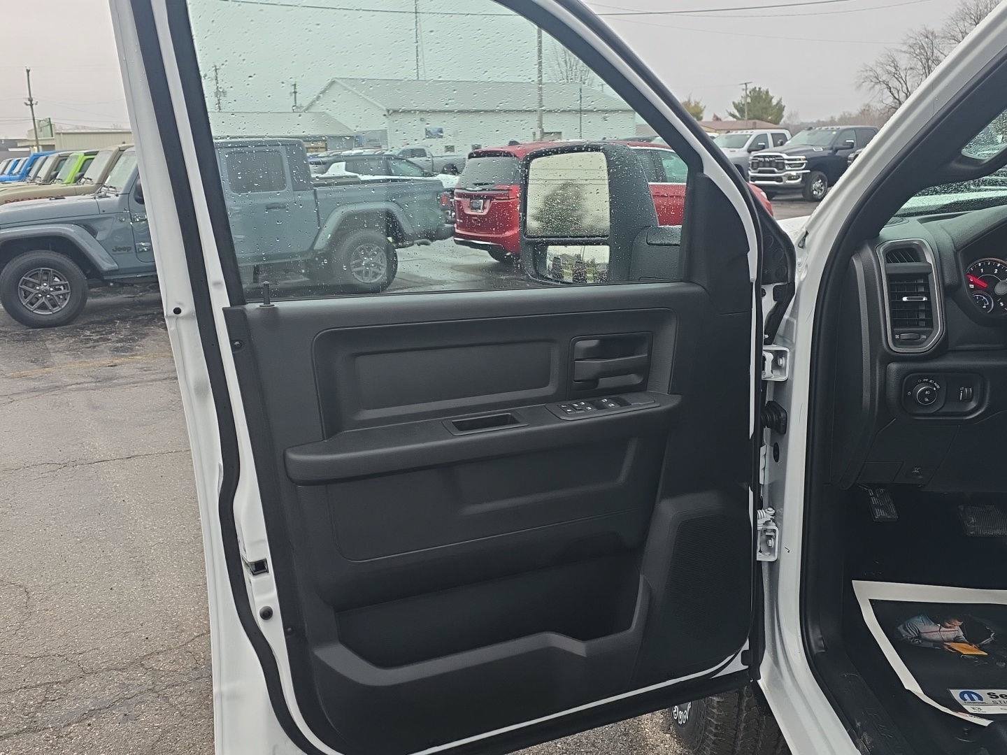 New 2026 RAM 2500 Tradesman w/ Chrome Appearance Group AWD/4WD image 9