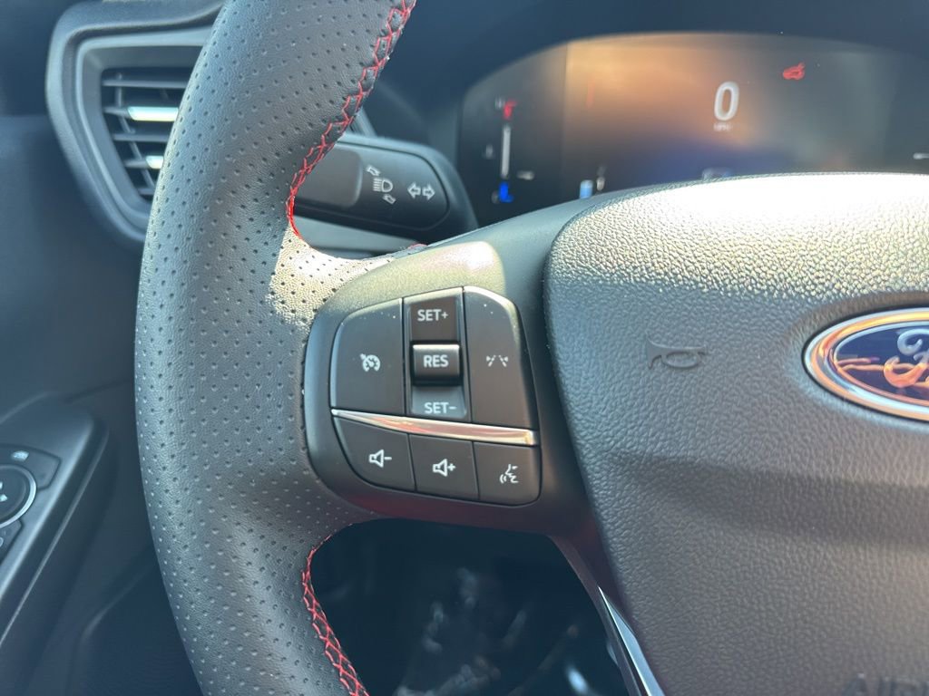 Used 2025 Ford Escape ST-Line image 6