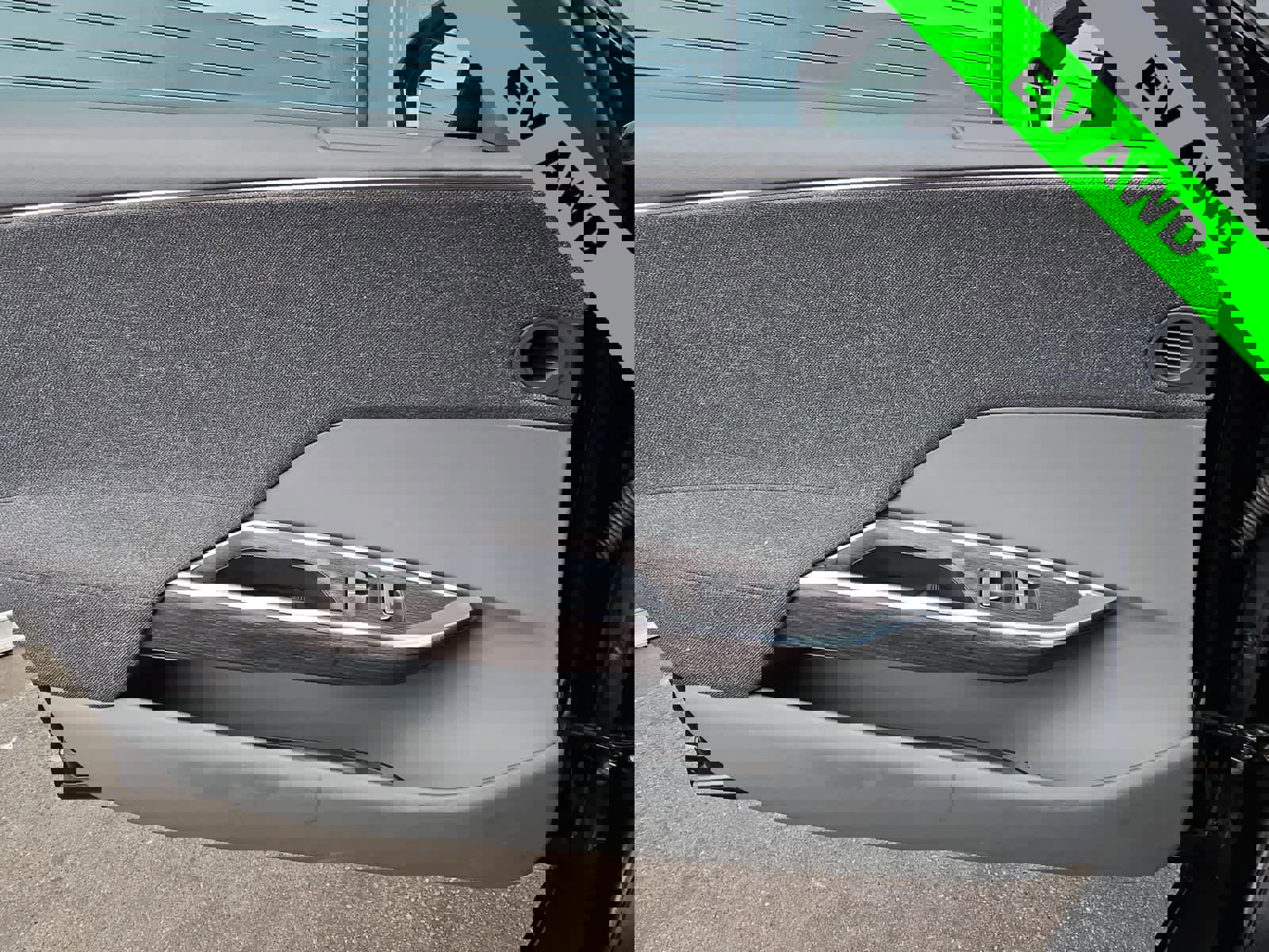 Used 2024 Lucid Air Touring image 27