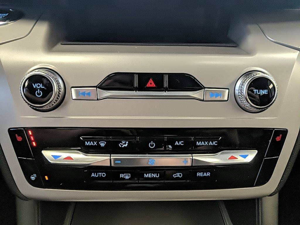 Used 2023 Ford Explorer XLT w/ Equipment Group 202A image 21