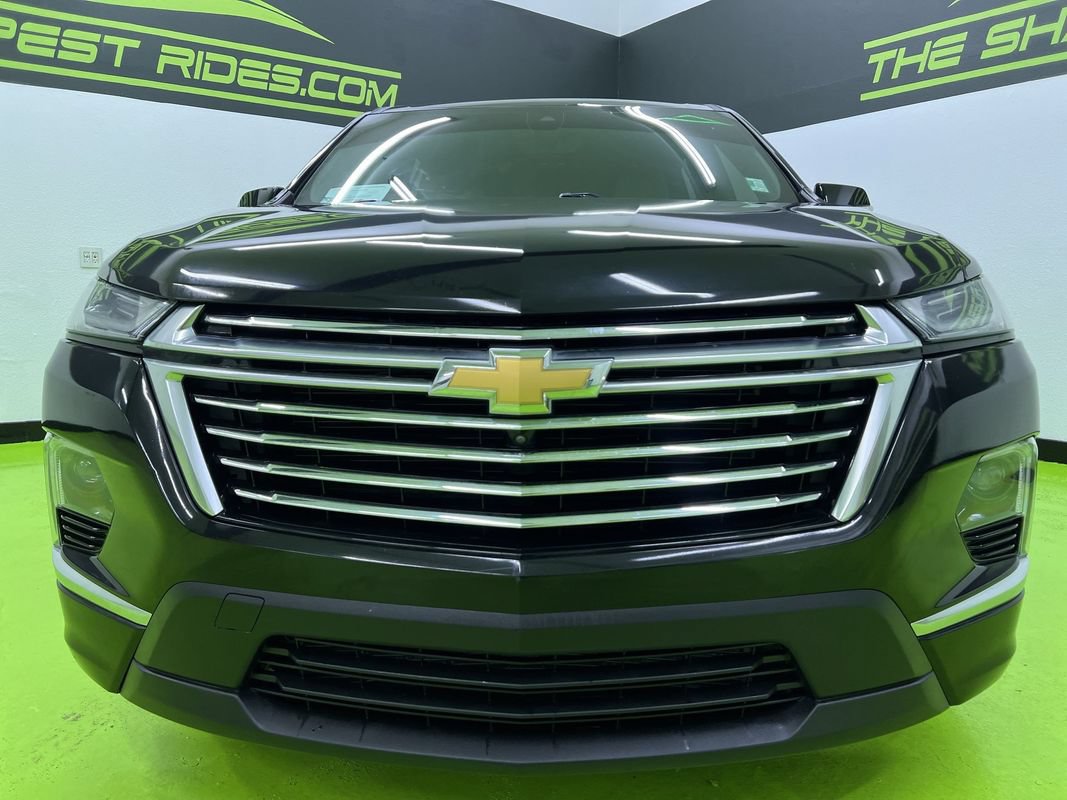 Used 2023 Chevrolet Traverse Premier w/ LPO, 'HIT The Road' Package FWD image 3