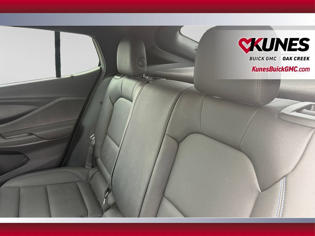 Used 2025 Buick Envista Sport Touring w/ Convenience I Package FWD image 35