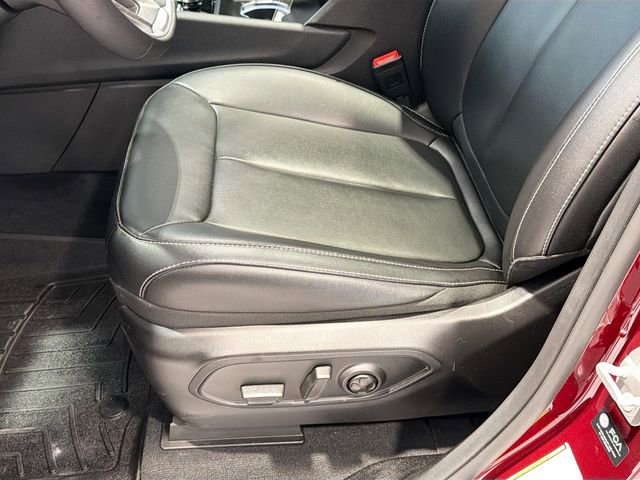 Used 2025 Jeep Grand Cherokee L Limited w/ Black Appearance Package image 18