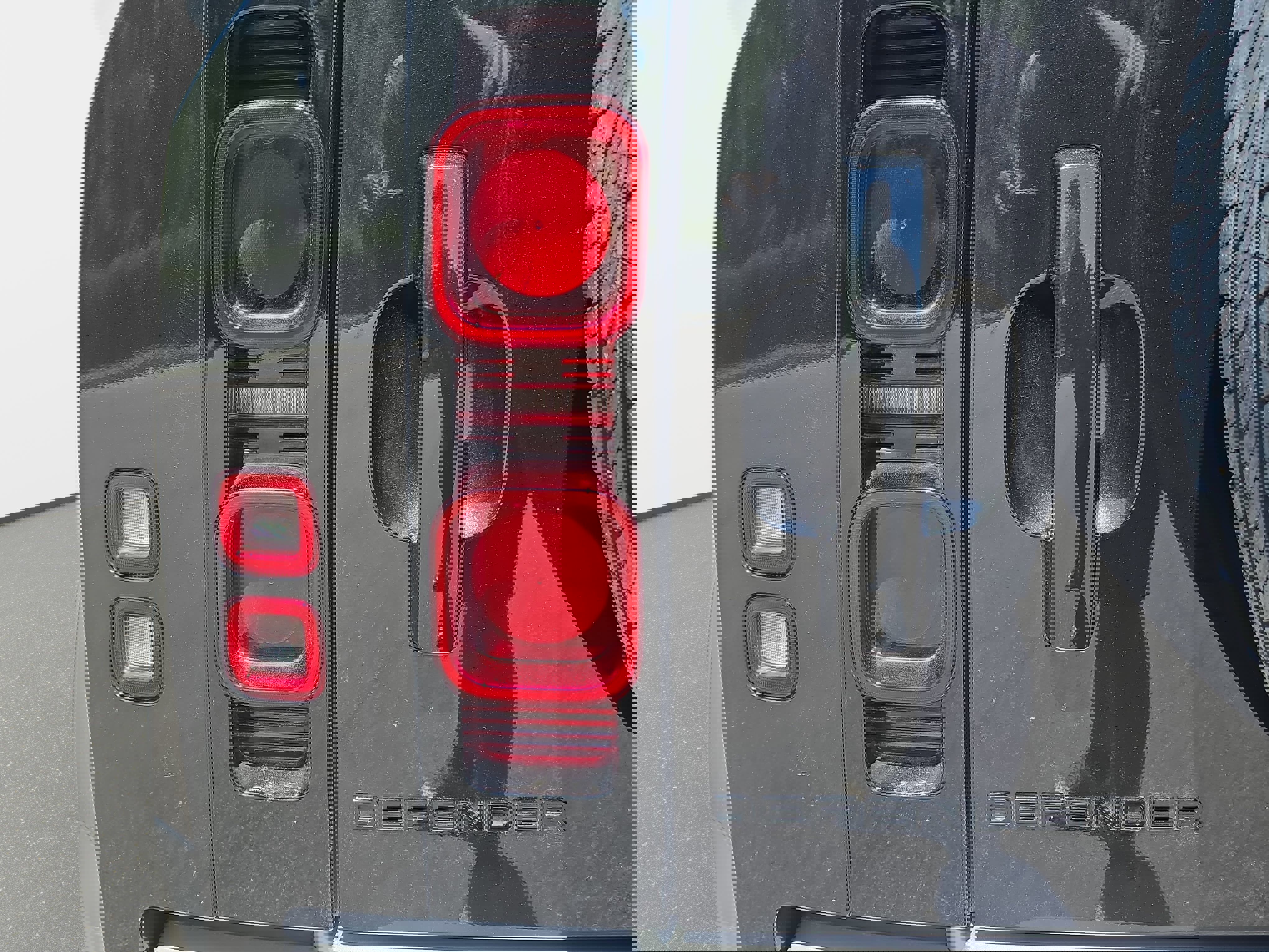 Used 2025 Land Rover Defender 110 S image 35