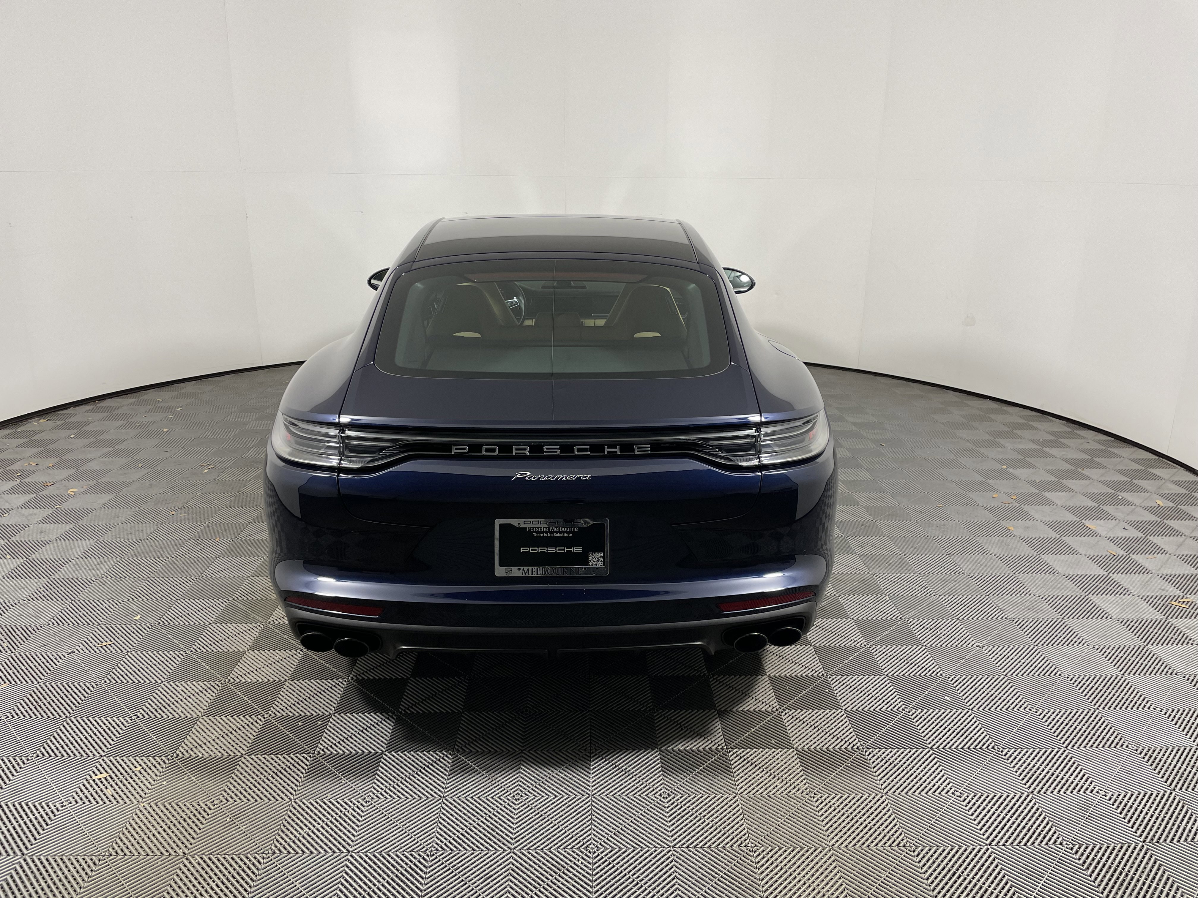 Used 2023 Porsche Panamera image 6