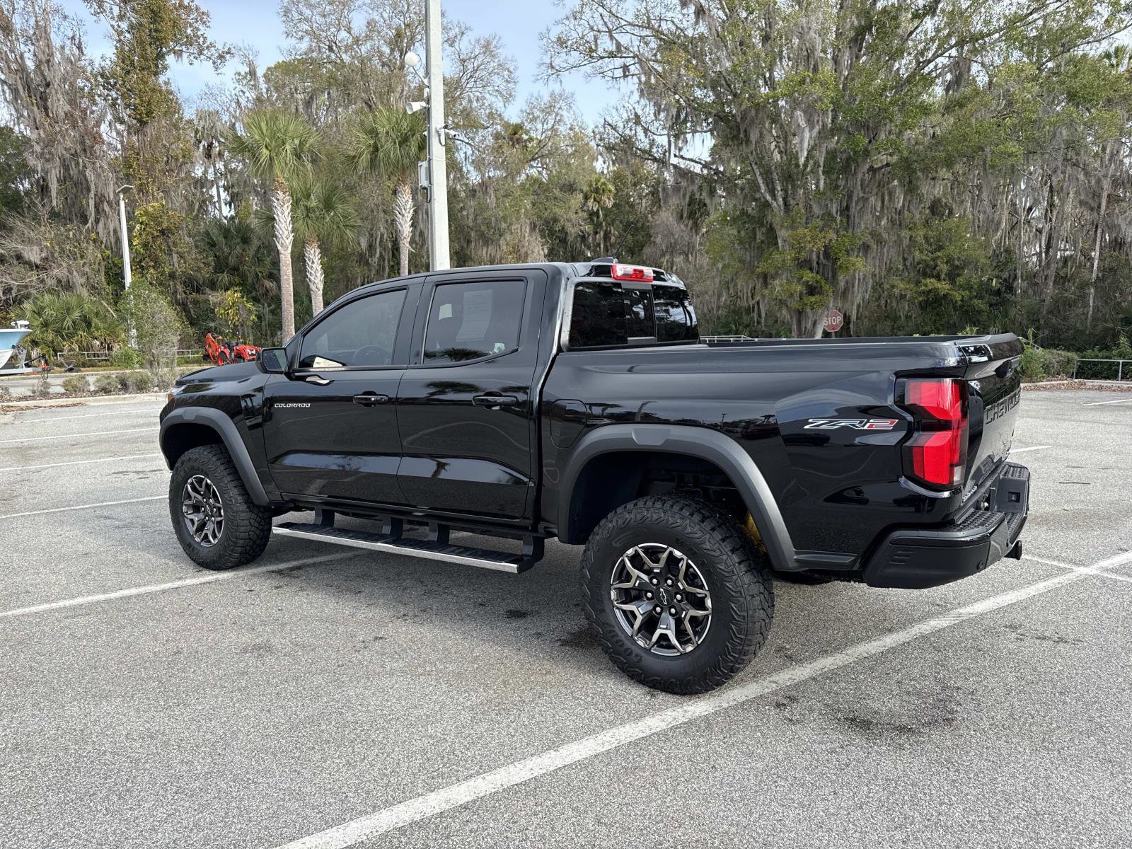 Used 2024 Chevrolet Colorado ZR2 w/ ZR2 Convenience Package III image 5