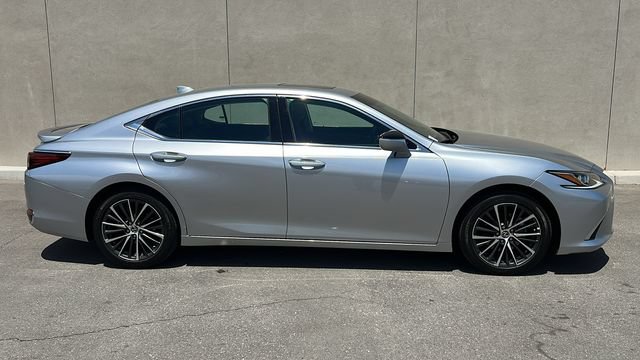 Used 2025 Lexus ES 300h w/ Premium Package FWD image 6