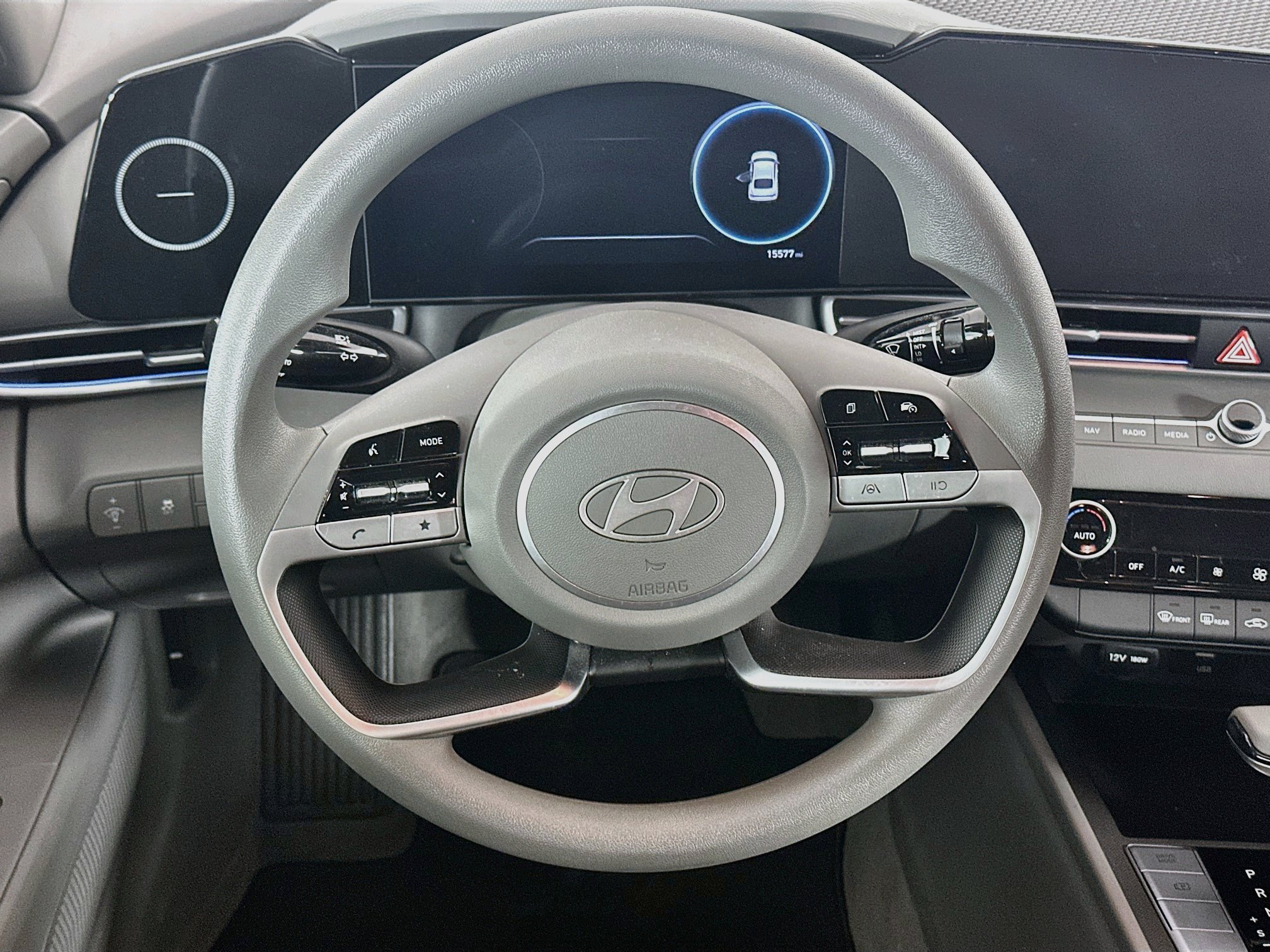 Used 2024 Hyundai Elantra SEL FWD image 18