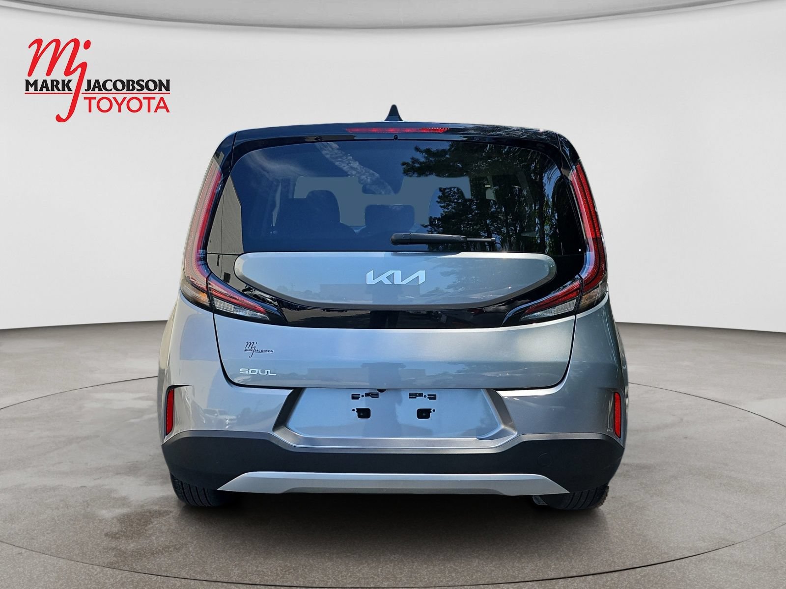 Used 2025 Kia Soul LX w/ LX Technology Package FWD image 11