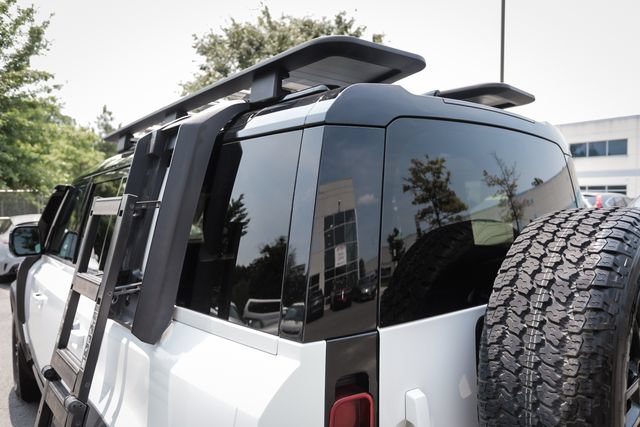 Used 2022 Land Rover Defender 110 X-Dynamic SE AWD/4WD image 69