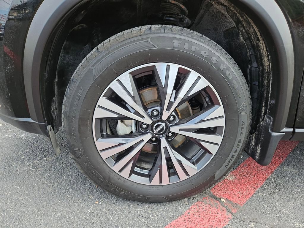 Used 2023 Nissan Rogue SV image 33