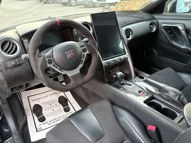Used 2011 Nissan GT-R Premium image 25