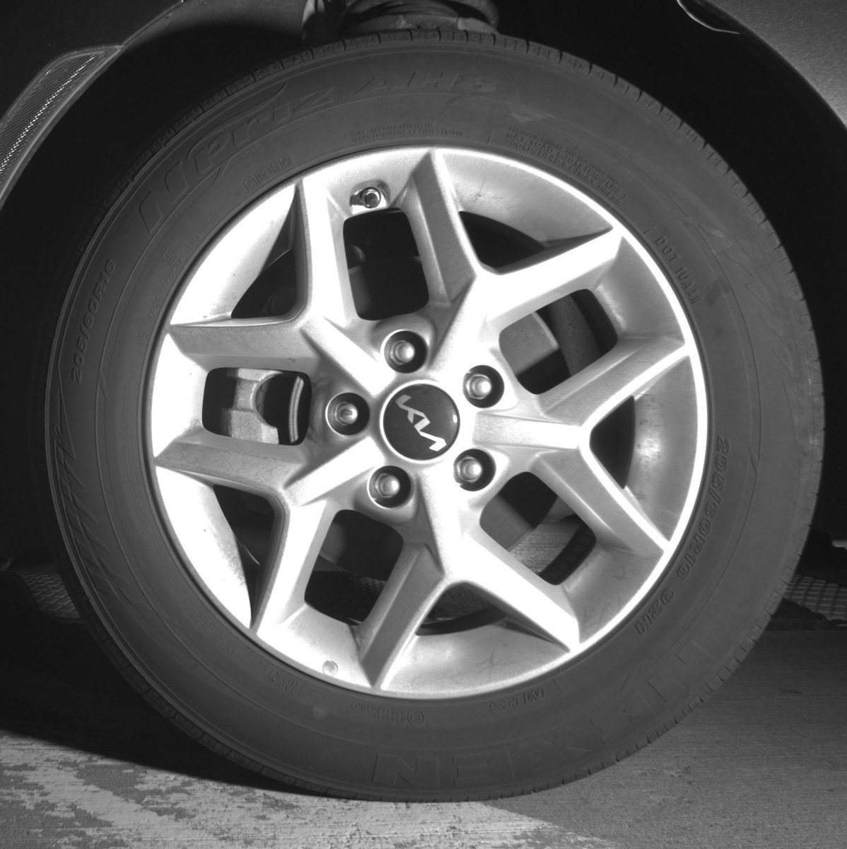Used 2025 Kia Soul LX w/ LX Technology Package FWD image 12