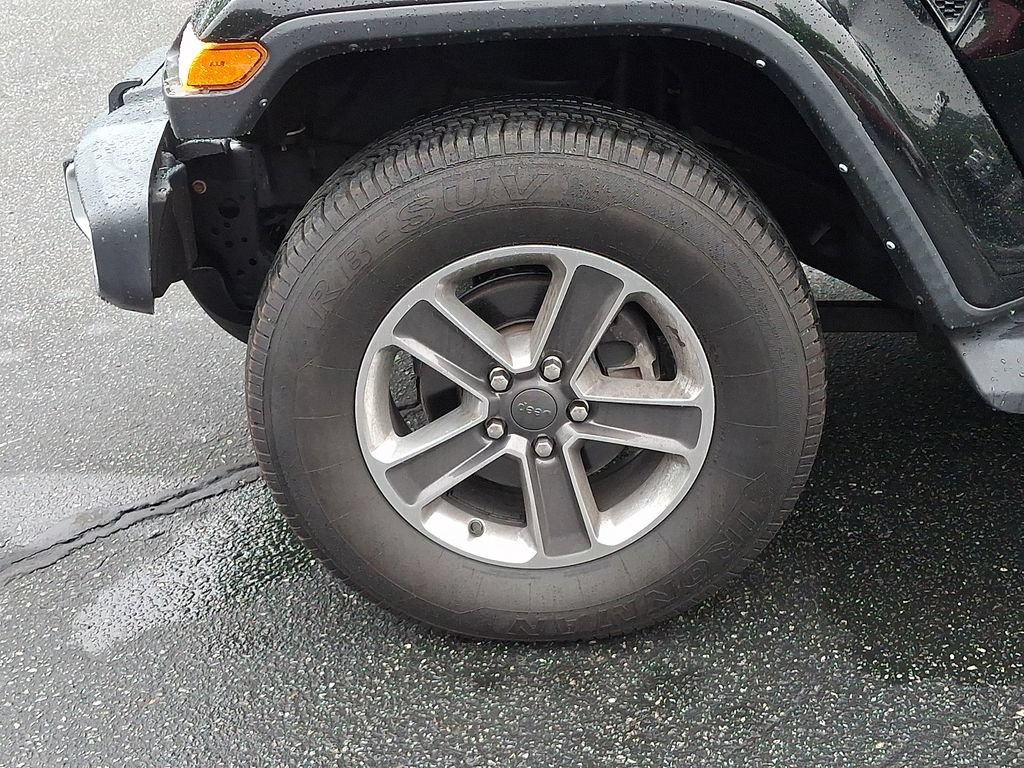 Used 2022 Jeep Wrangler Unlimited Sahara AWD/4WD image 8