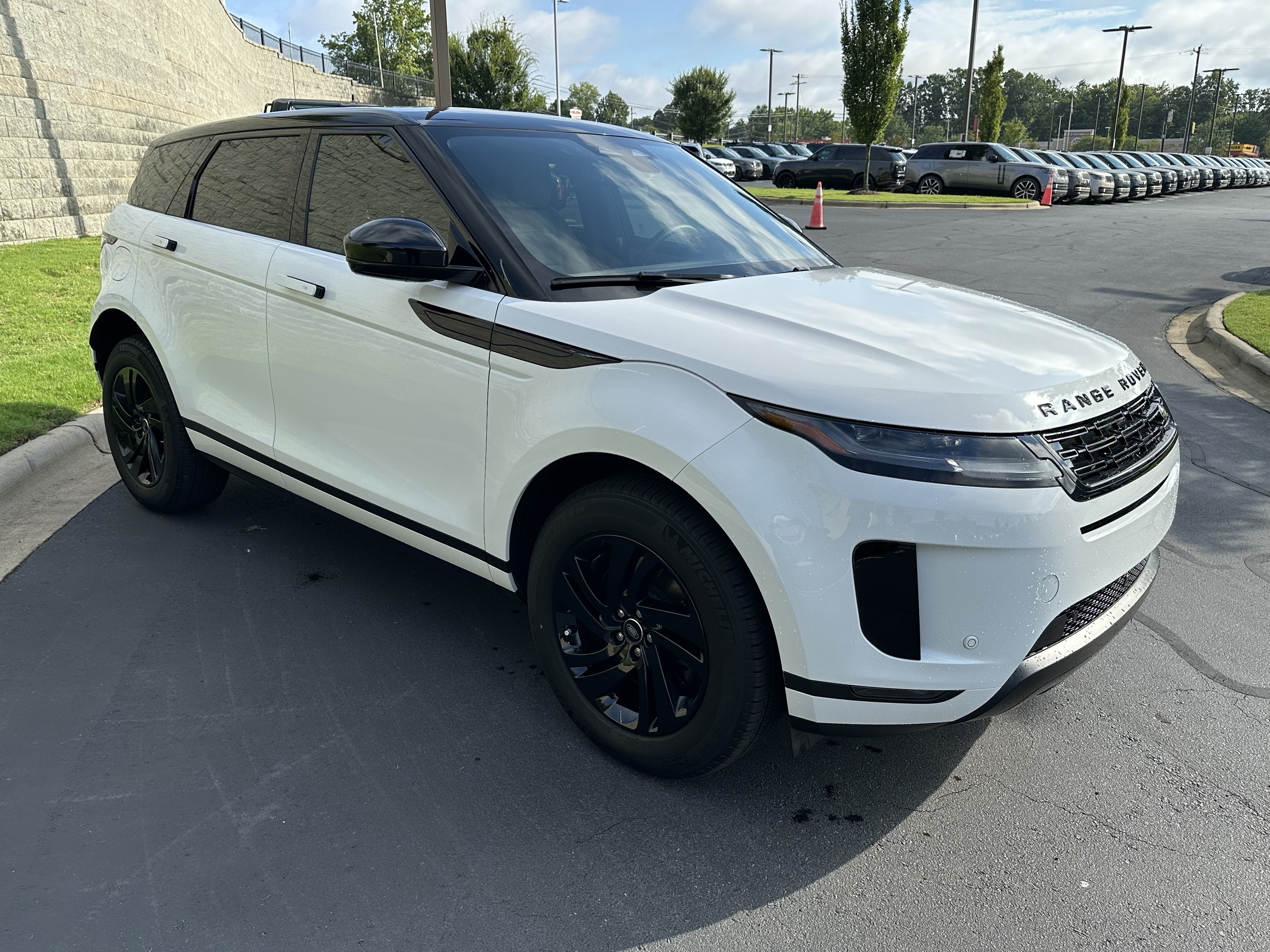 Certified 2026 Land Rover Range Rover Evoque S AWD/4WD image 9