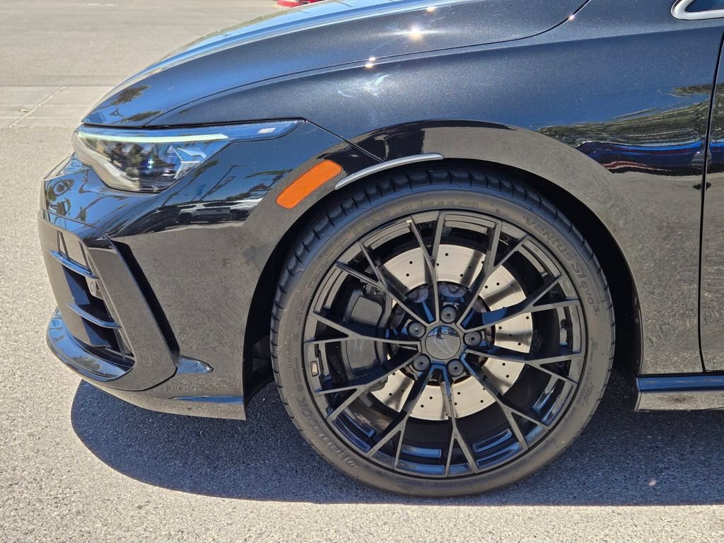 Certified 2025 Volkswagen Golf R Black Edition AWD/4WD image 9