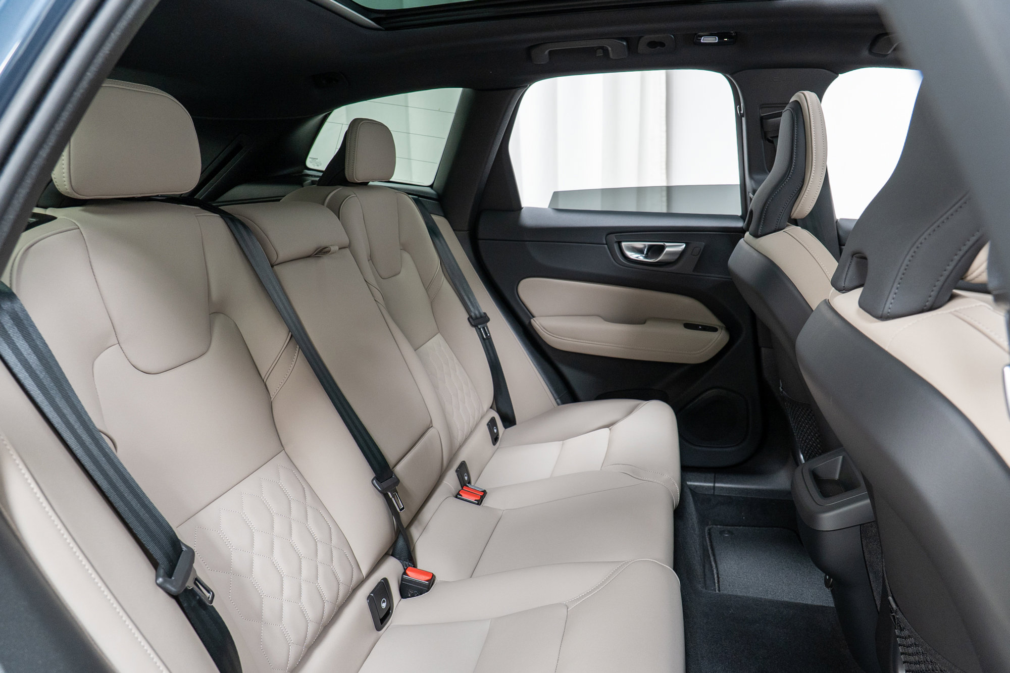 New 2026 Volvo XC60 B5 Plus w/ Climate Package image 24