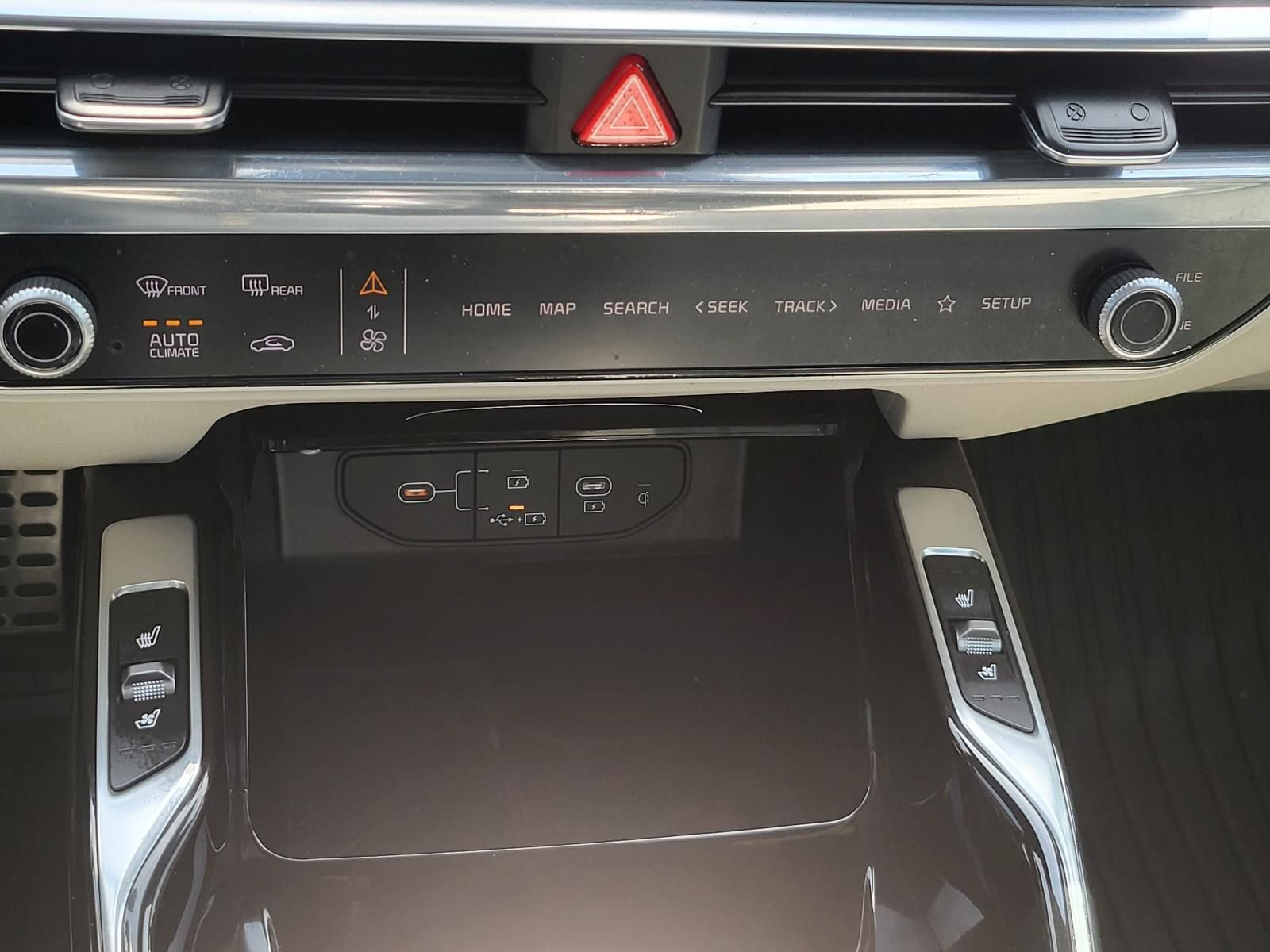 Used 2025 Kia Sorento SX Prestige image 28