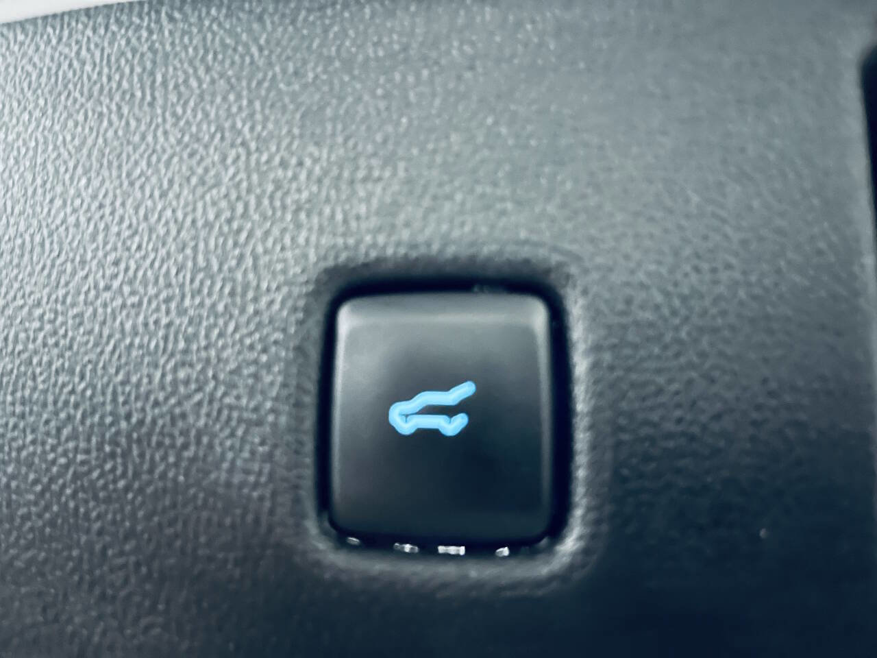 Used 2025 Ford Escape ST-Line Select AWD/4WD image 39