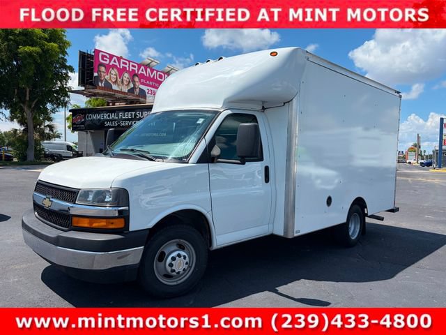 Used 2022 Chevrolet Express 3500 w/ Power Convenience Package RWD image 3