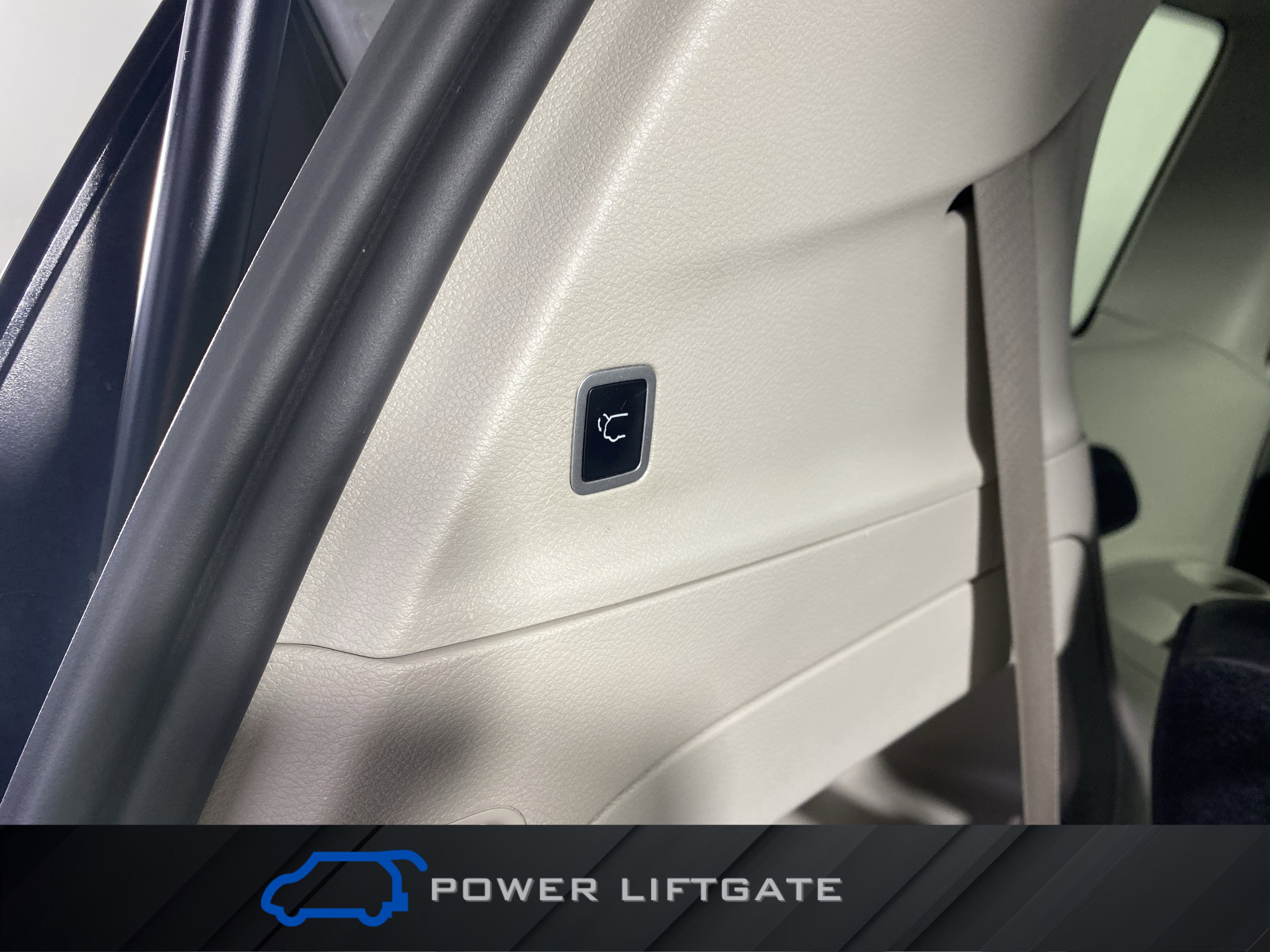 Used 2024 Chrysler Pacifica Touring-L image 35