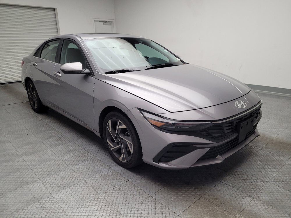 Used 2025 Hyundai Elantra SEL image 13