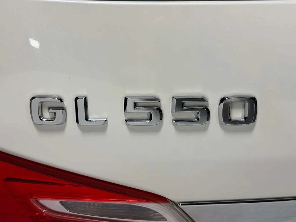 Used 2015 Mercedes-Benz GL 550 4MATIC image 12