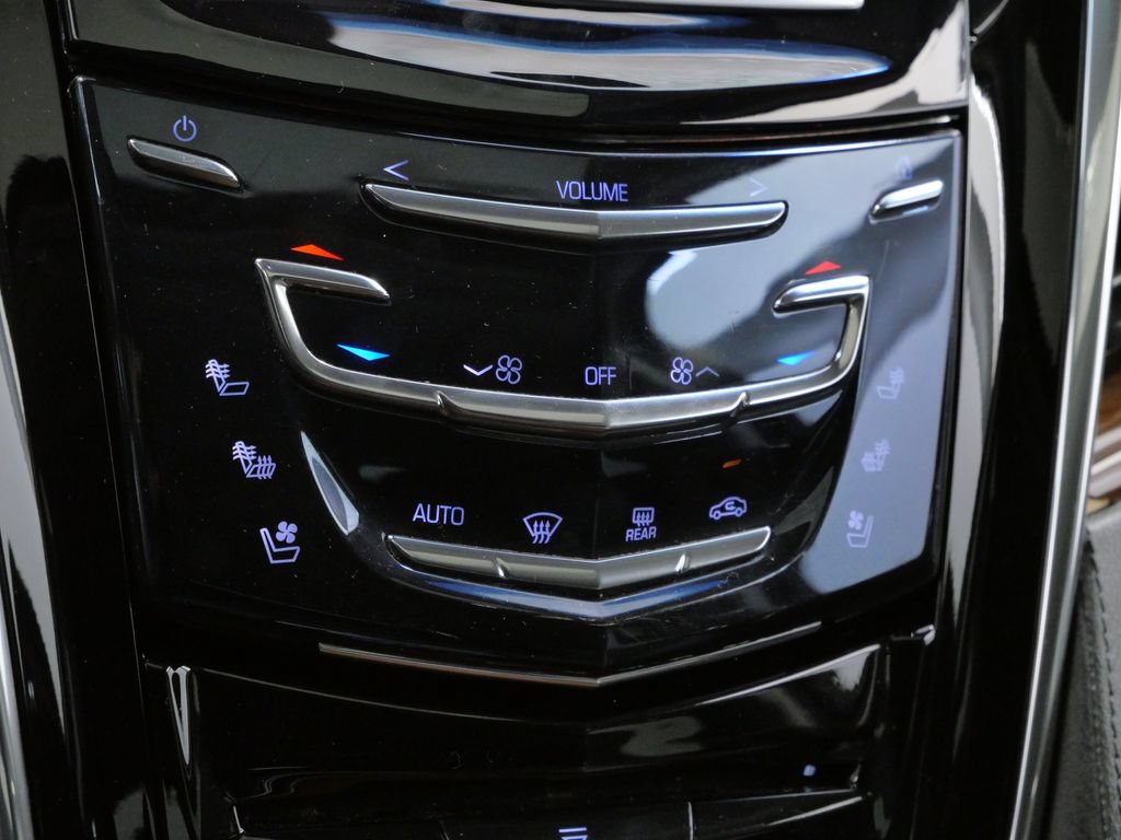 Used 2018 Cadillac Escalade Luxury AWD/4WD image 24