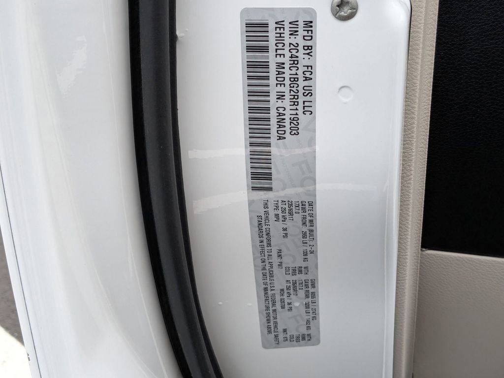 Used 2024 Chrysler Pacifica Touring-L image 35