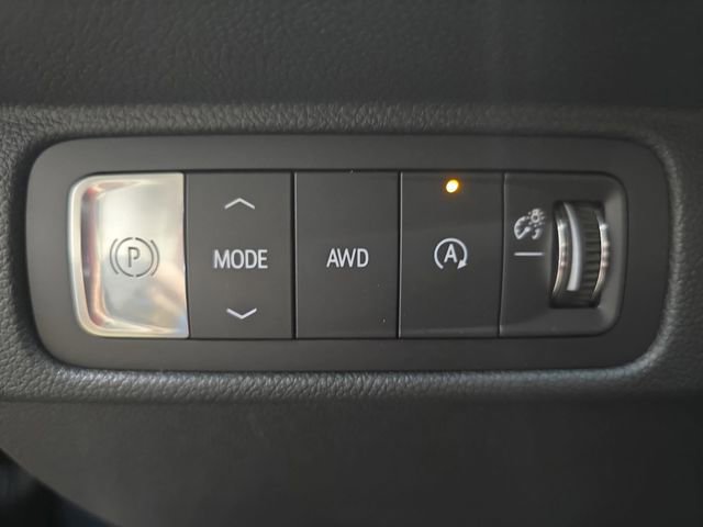 Used 2024 Chevrolet Traverse LT w/ Enhanced Driving Package image 30