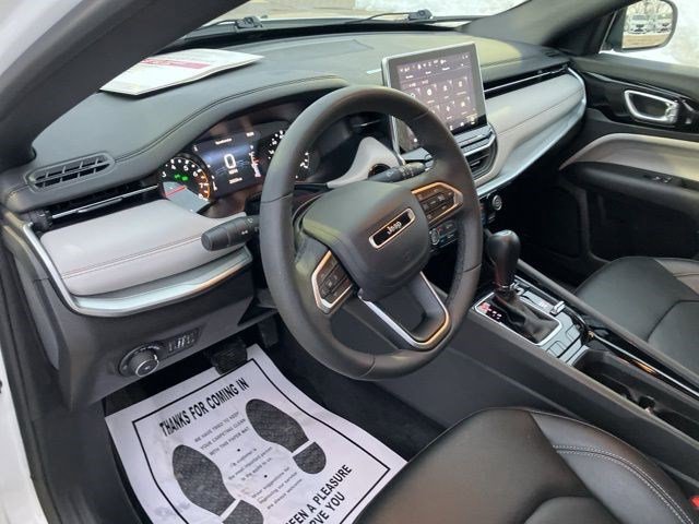 Certified 2025 Jeep Compass Limited image 10