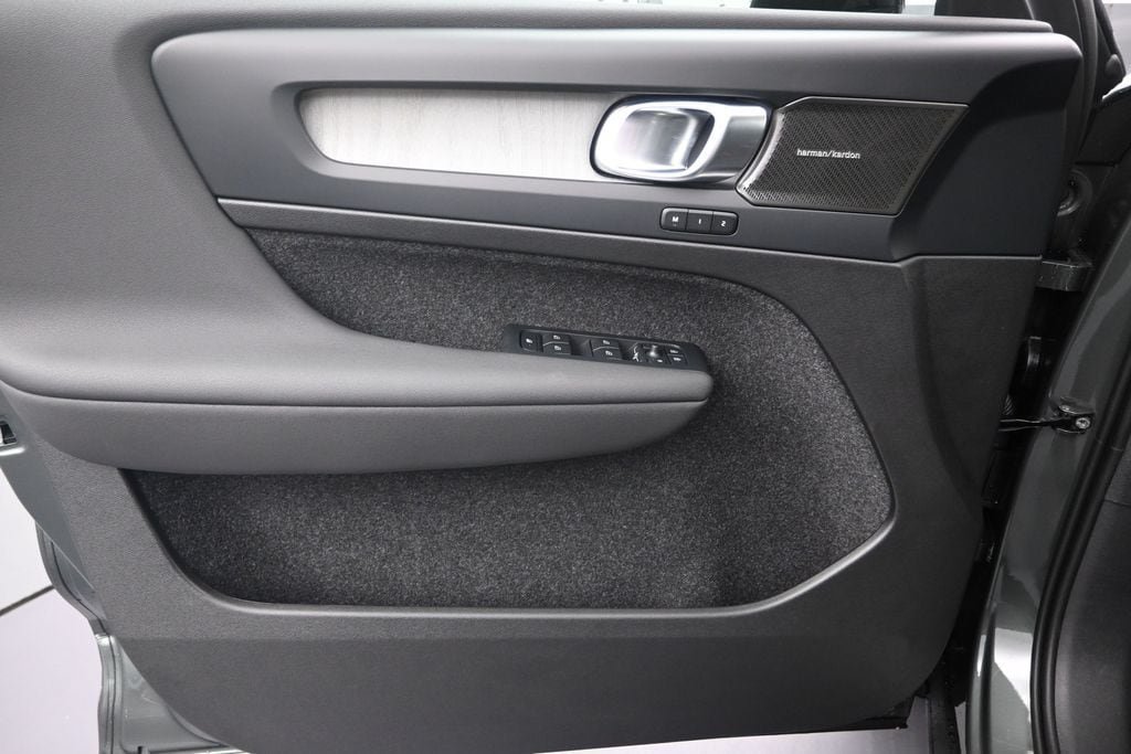 New 2026 Volvo XC40 B5 Plus AWD/4WD image 11