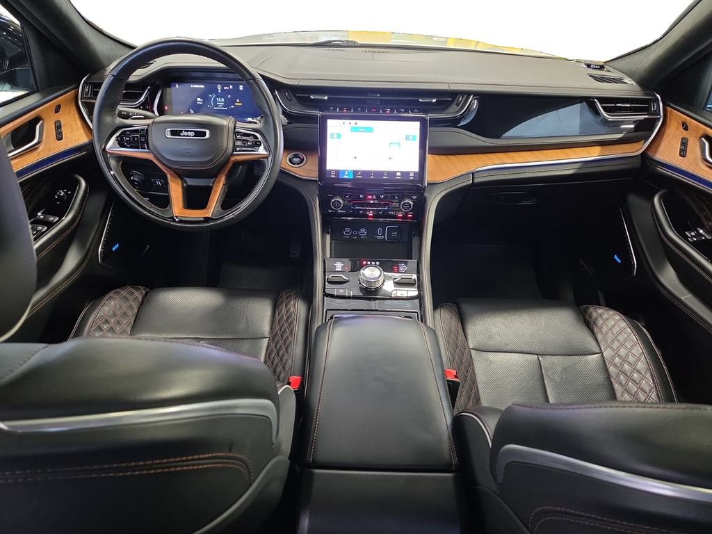 Used 2023 Jeep Grand Cherokee L Summit AWD/4WD image 10