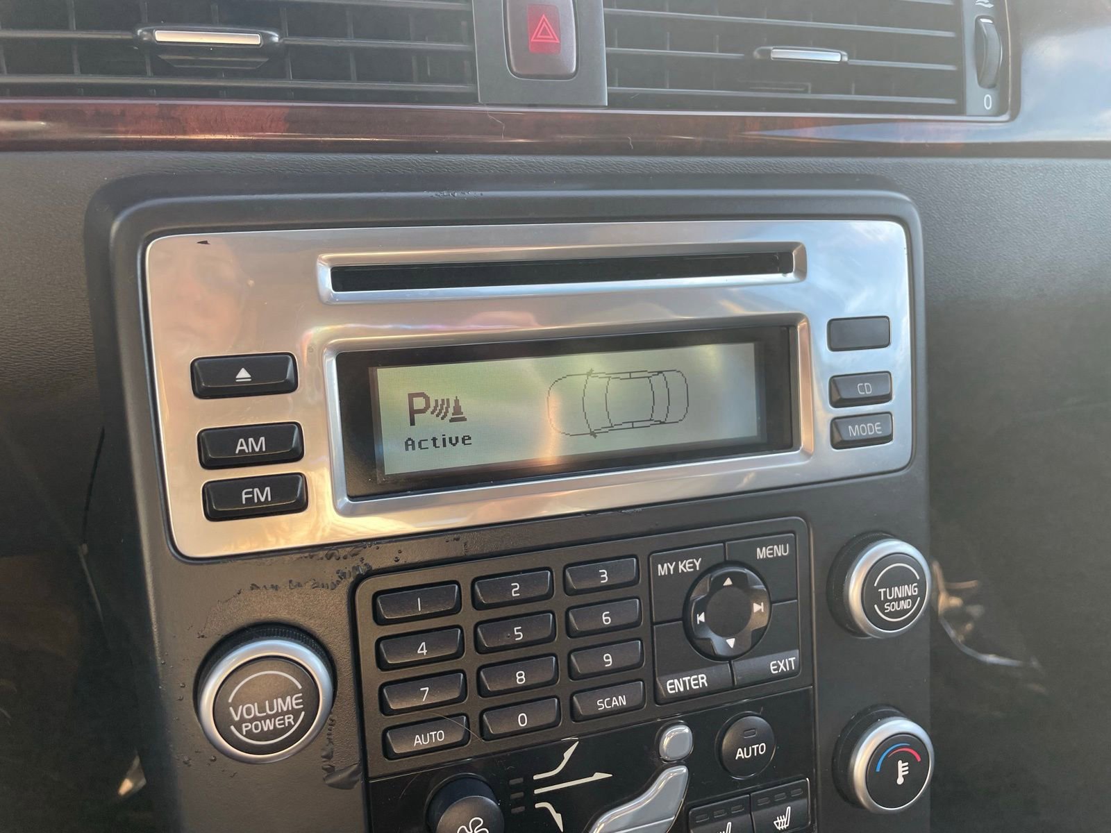 Used 2008 Volvo XC70 3.2 image 19