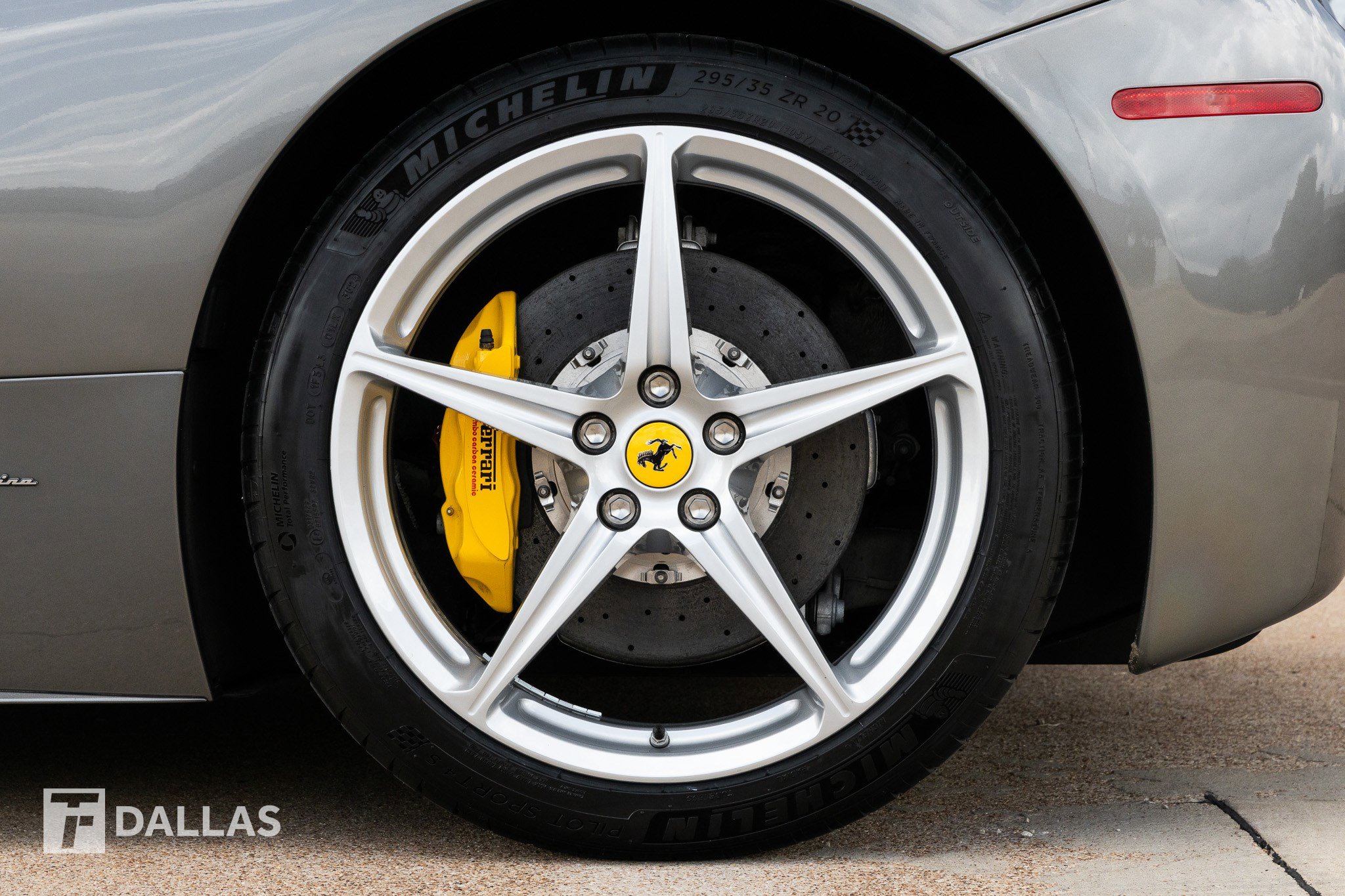 Used 2011 Ferrari 458 Italia Coupe RWD image 10
