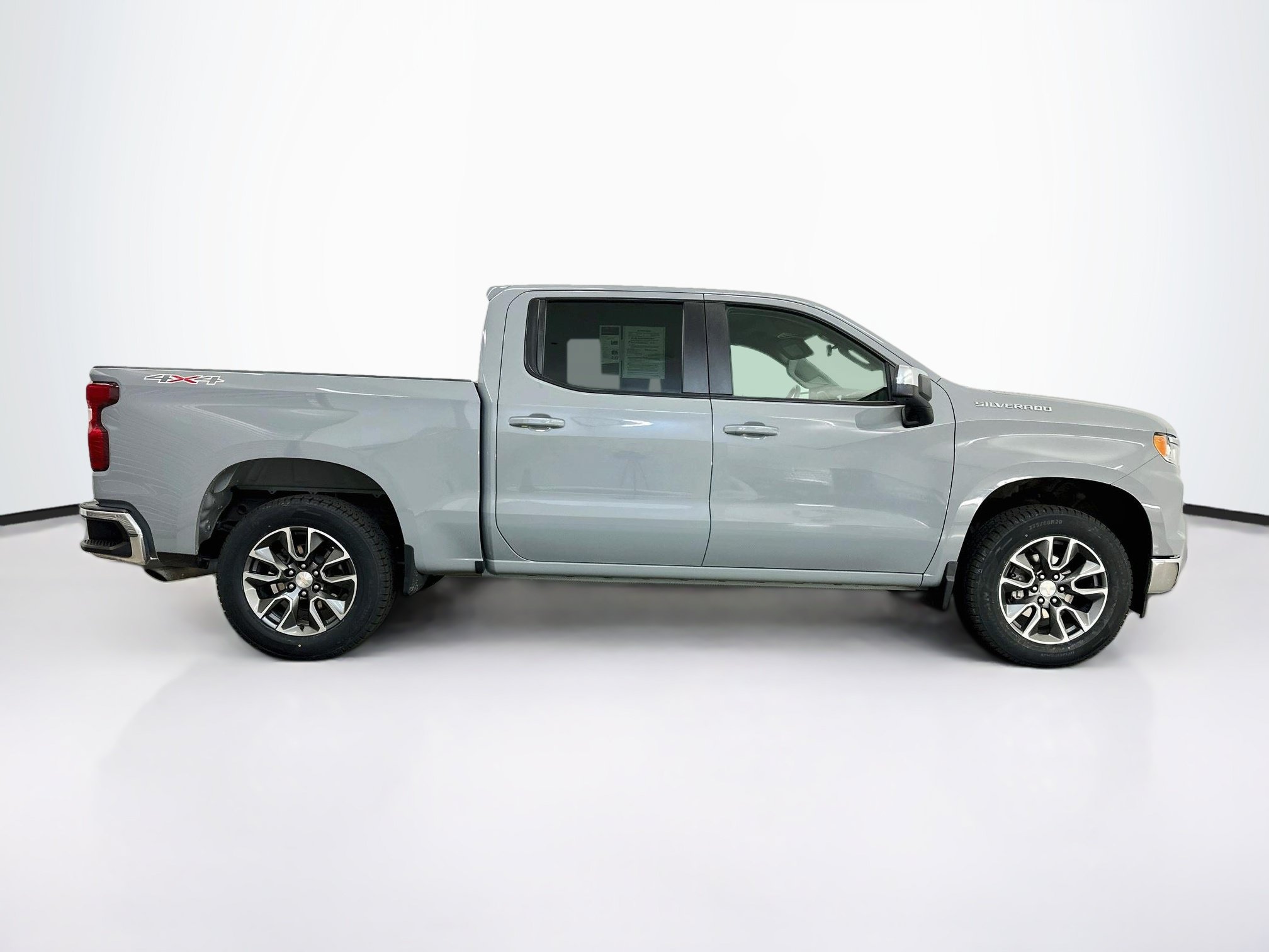 Used 2024 Chevrolet Silverado 1500 LT AWD/4WD image 10